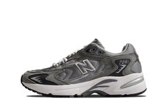 New Balance 725 Gray Silver
