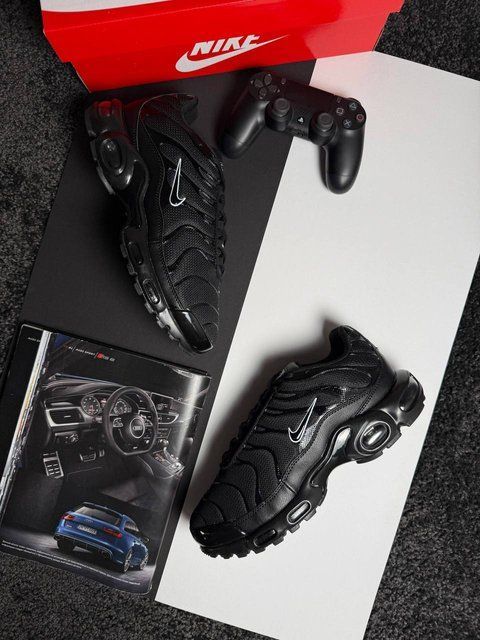 Nike Air Max Plus Black