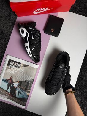 Nike Air Max Plus Black White
