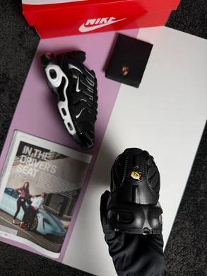 Nike Air Max Plus Black White