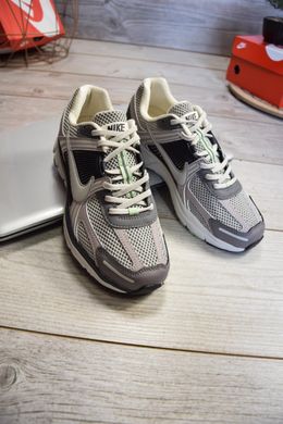 Nike Vomero 5  Gray