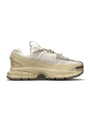 Nike Zoom Vomero Roam Beige