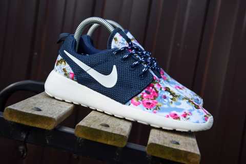 Custom roshe on sale run buy