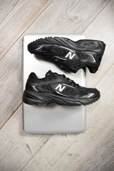 New Balance 725 Black