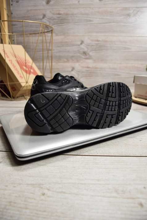 New Balance 725 Black