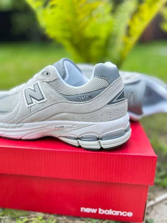 New Balance 2002R Light Gray