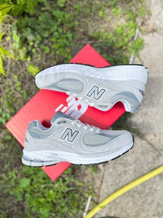 New Balance 2002R Light Gray