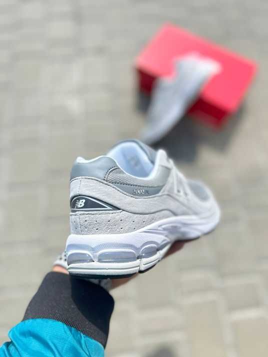New Balance 2002R Light Gray
