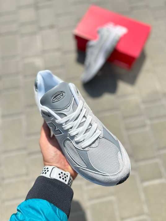 New Balance 2002R Light Gray