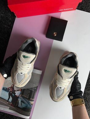 New Balance 9060 Beige