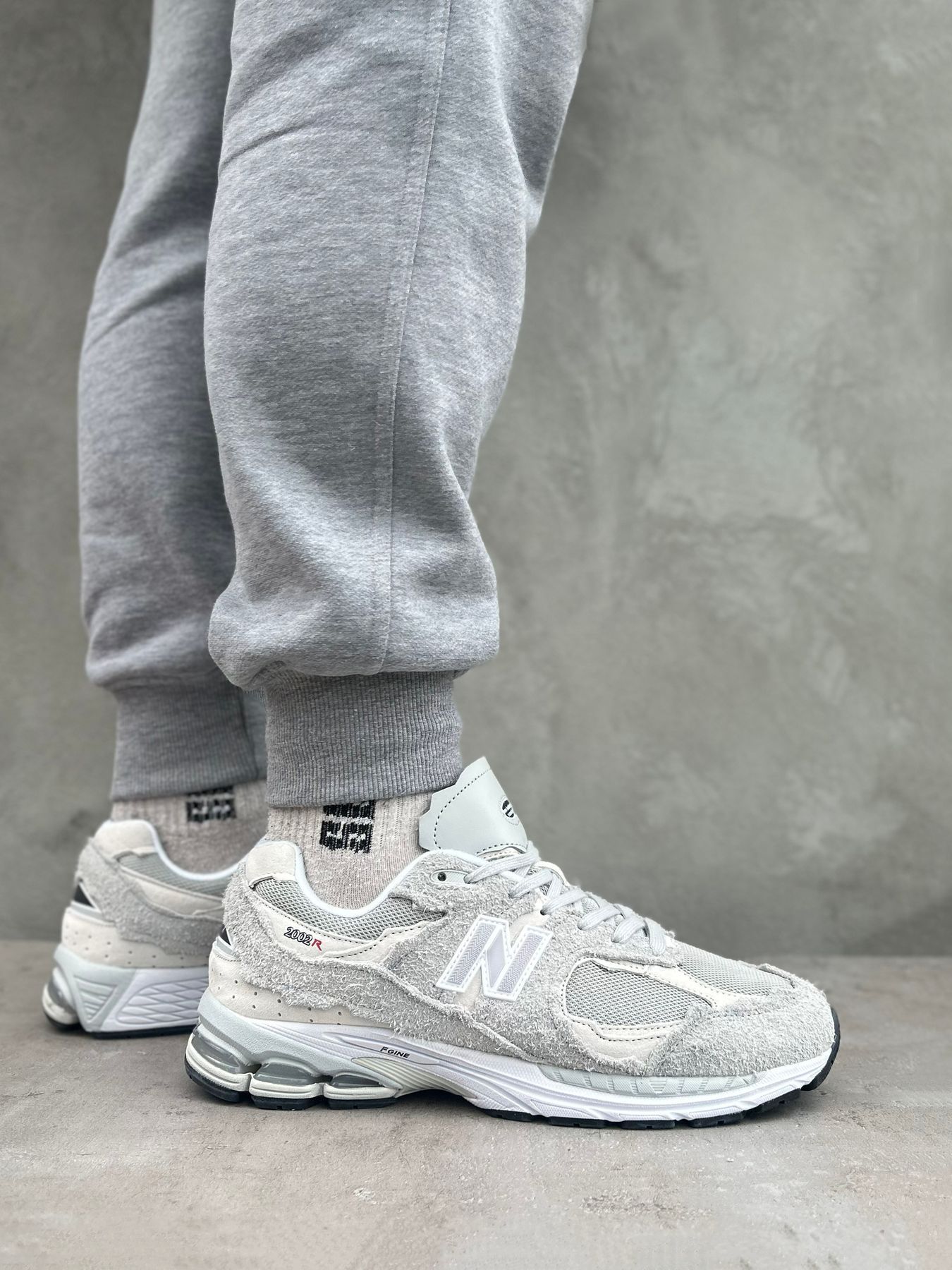 New Balance 2002R Light Gray