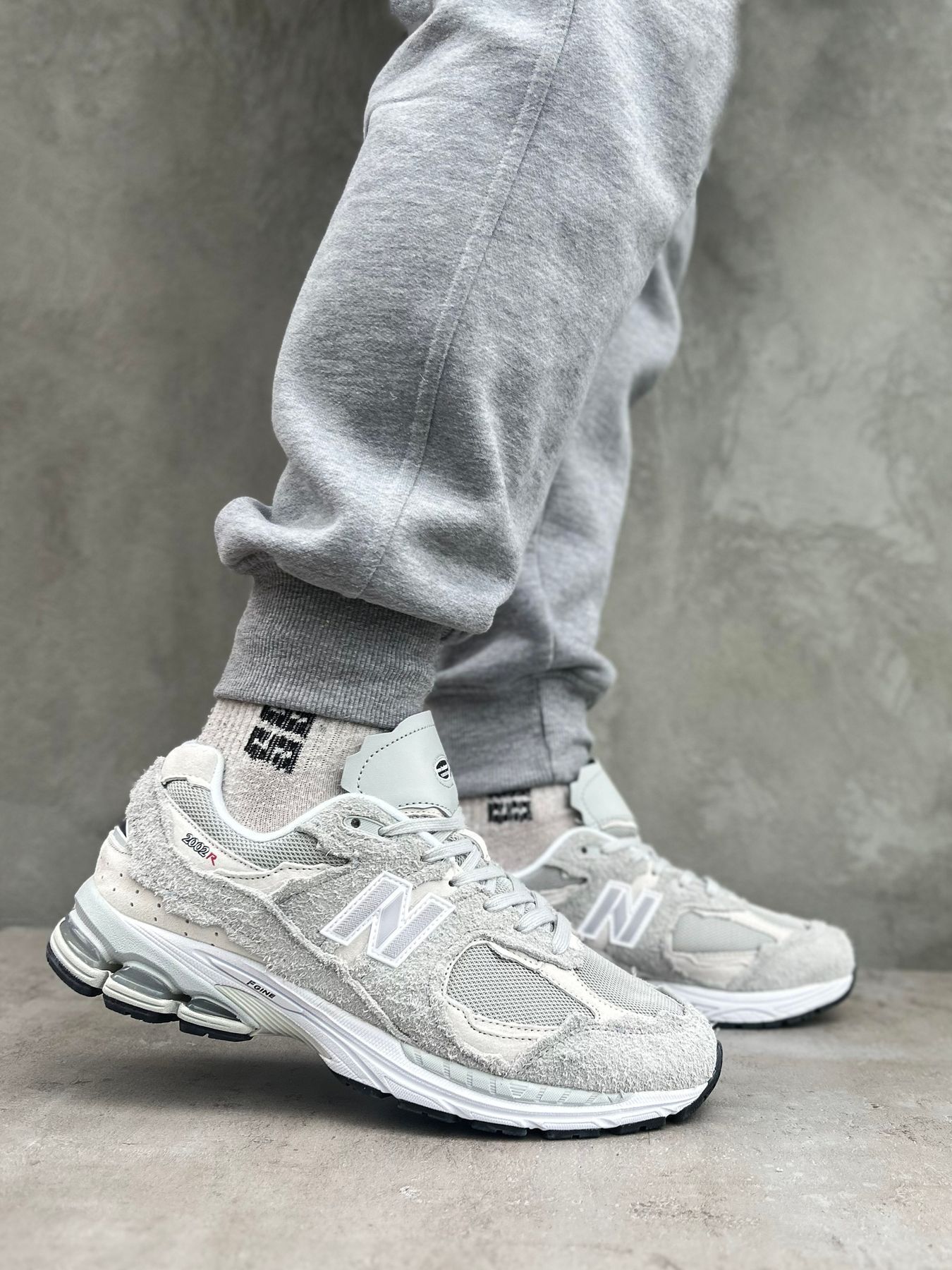 New Balance 2002R Light Gray