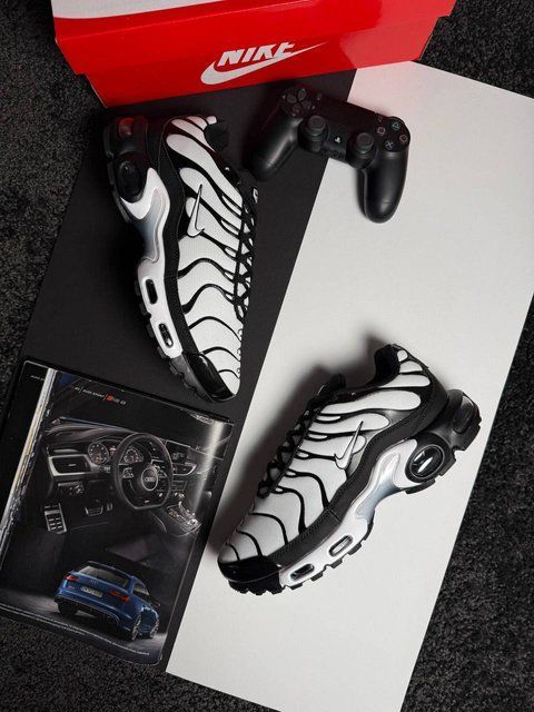 Nike Air Max Plus White Black