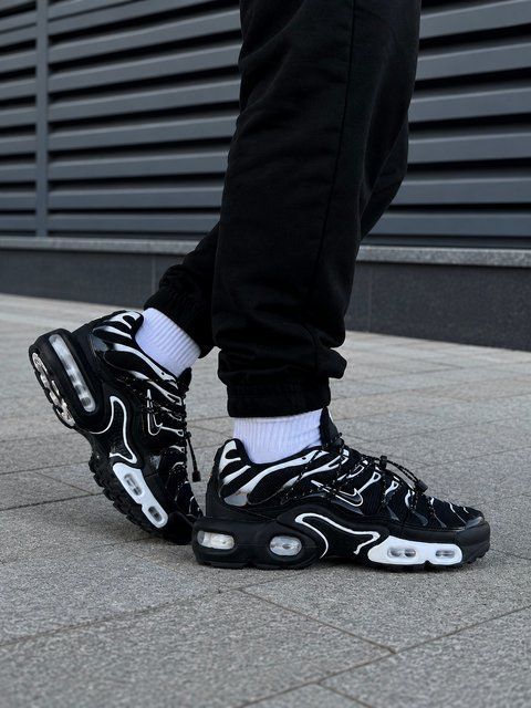 Nike Air Max TN Plus Black White