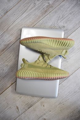 Stilli Yeezy 350 Green