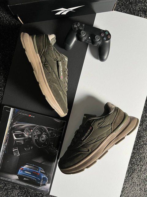 Reebok Classic Khaki Beige