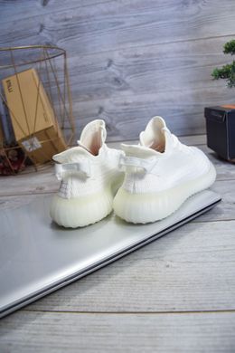 Stilli Yeezy 350 White