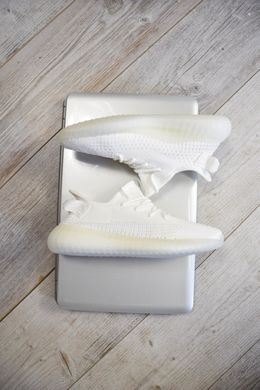 Stilli Yeezy 350 White