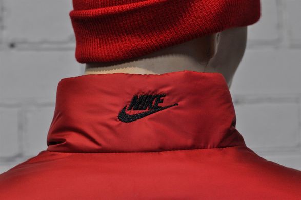 Спортивна куртка Nike Red
